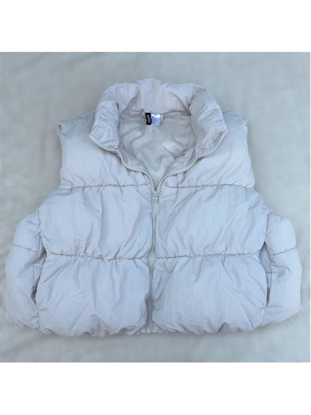 H&M cream cropped puffer vest 🤍 Divided (H&M) | Sz XL | EUC